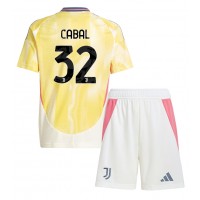 Fotballdrakt Barn Juventus Juan Cabal #32 Bortedraktsett 2024-25 Kortermet (+ Korte bukser)